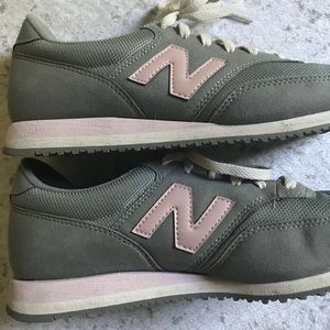 COPY - New Balance 620 Sneakers